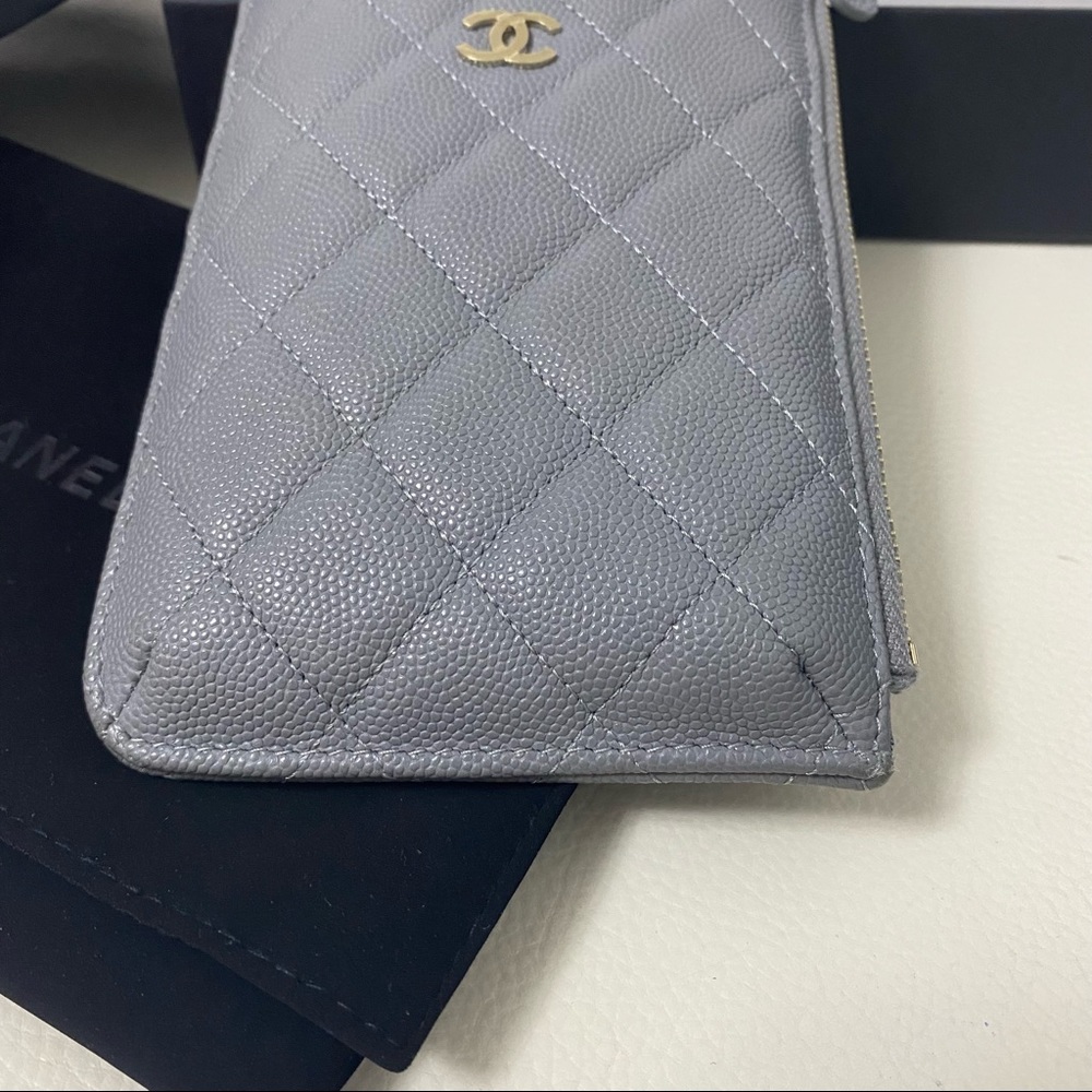 Chanel Phone Card Holder Pouch Interlocking CC logo Zipper Wallet Cute Elegant - Picture 14 of 17
